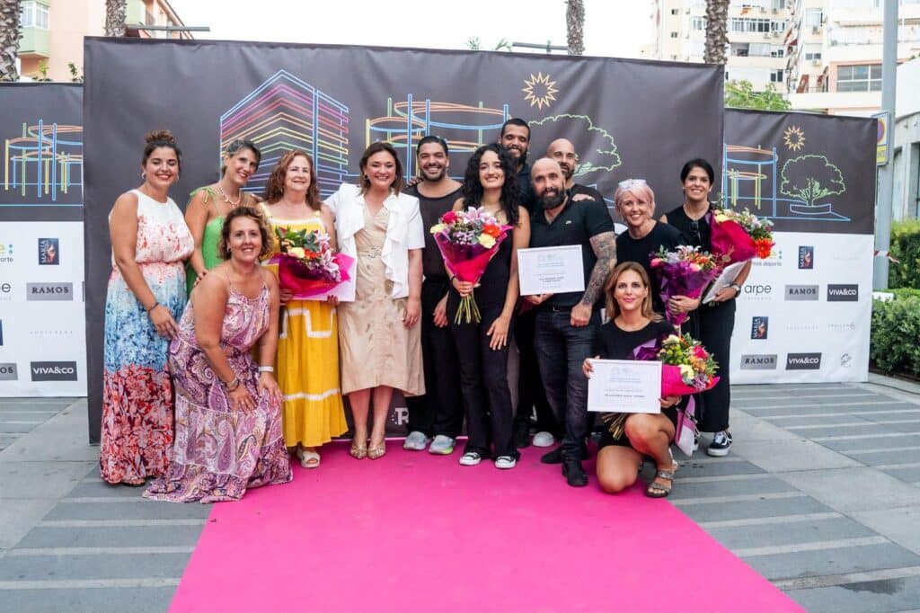 Torremolinos demuestra que “hay moda” con el desfile “El Sueño de una Noche de Verano” en la renovada Plaza Nogalera