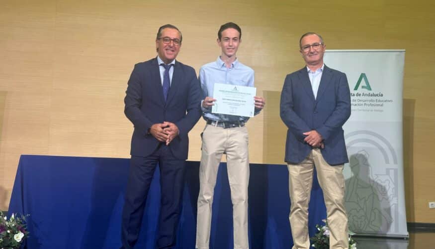 La Delegación Territorial reconoce con los Premios Extraordinarios de Bachillerato a 13 estudiantes de la provincia