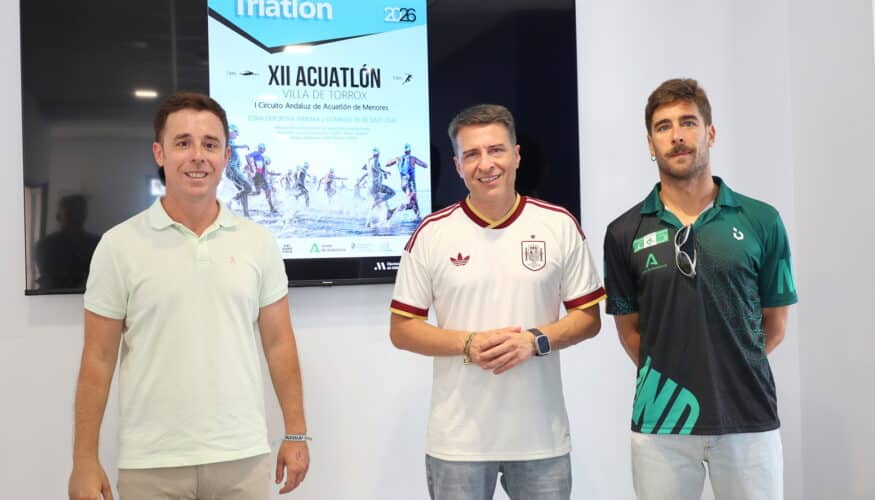 El XII Acuatlón Villa de Torrox contará con la participación de 200 deportistas