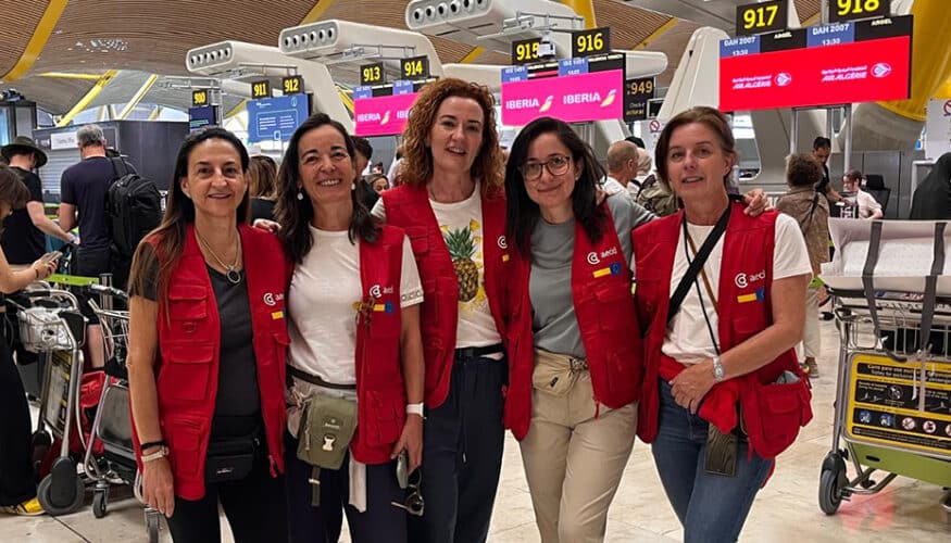 Cinco profesionales del SAS relevan a otros cuatro del contingente de ayuda humanitaria a Venezuela