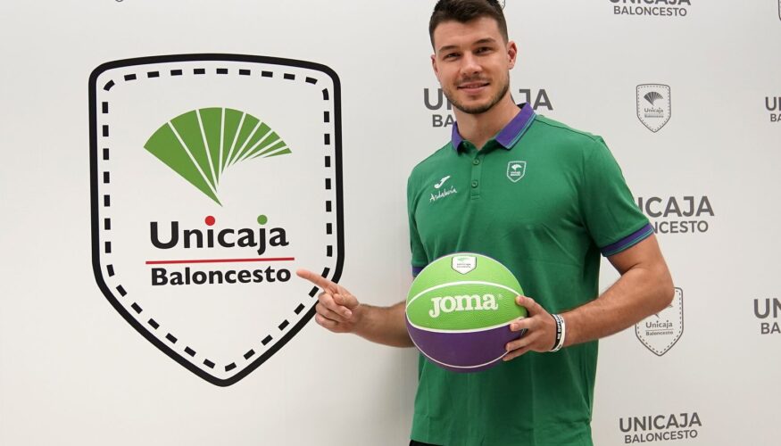 El Unicaja asegura la continuidad de Jonathan Barreiro hasta 2027 en su planificación de verano