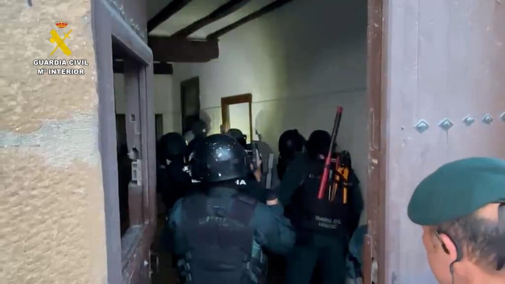 Desarticulado un grupo criminal que manipulaba la obtención de permisos de residencia y trabajo a cambio de dinero