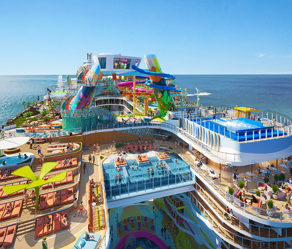 Málaga recibe al buque más espectacular del mundo: así es el "Legend of the Seas", el crucero de 1.900 millones que ha dejado boquiabierta a la ciudad