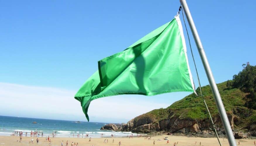 El verano dispara la actividad en las playas de Málaga: bandera verde en ocho de cada diez jornadas