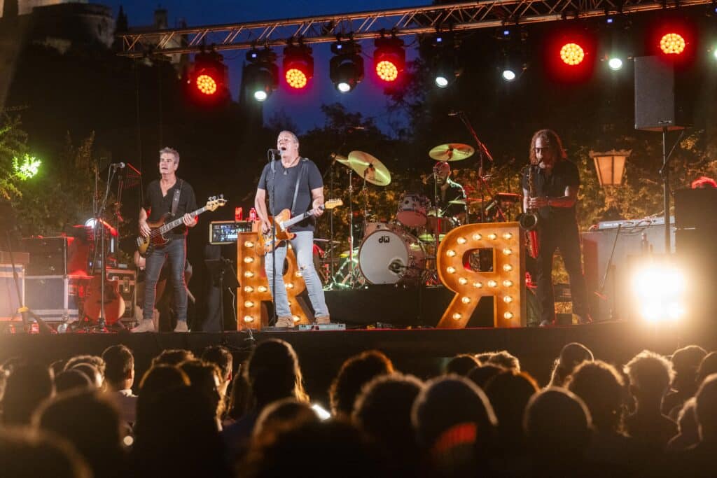 Revolver regresa al origen en una noche de rock y memoria en el Palacio de los Córdova