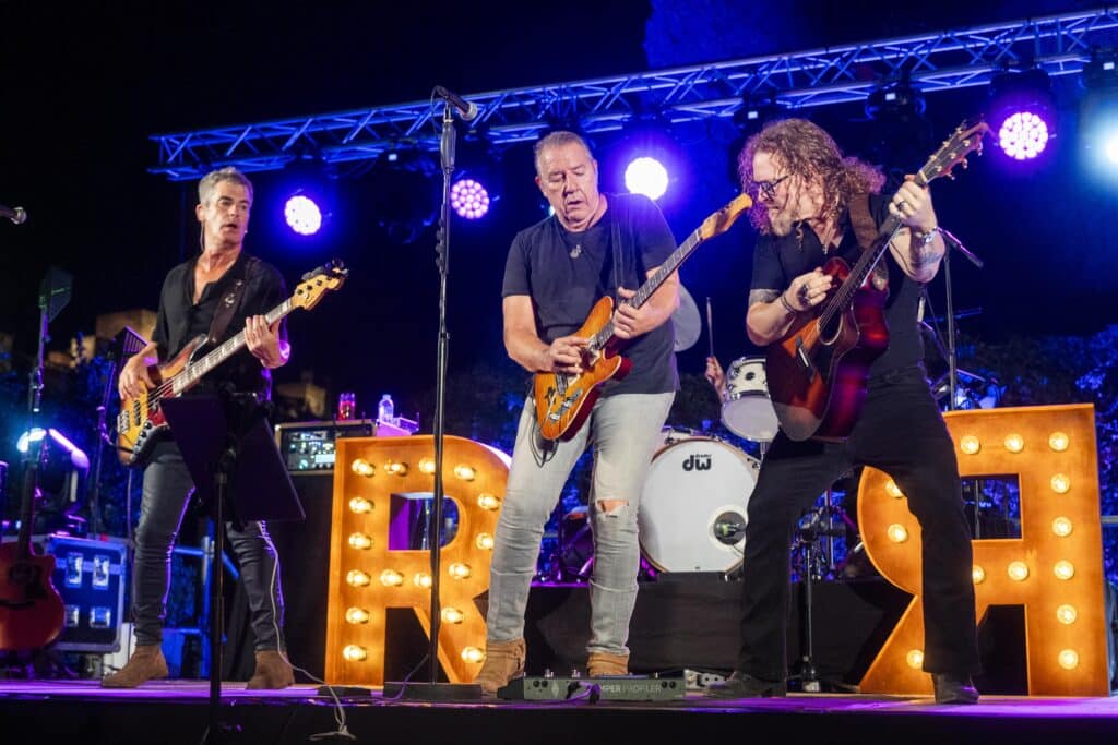 Revolver regresa al origen en una noche de rock y memoria en el Palacio de los Córdova