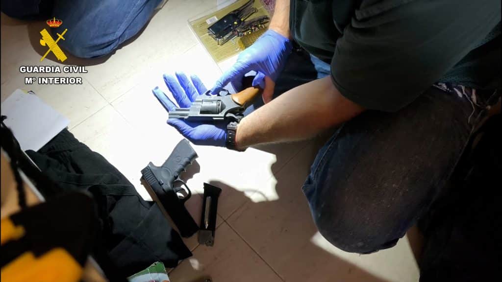 Intervenidos en Guadalajara cinco kilos de cocaína escondidos en una silla de montar a caballo