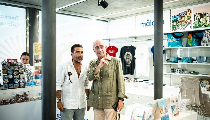 Visita a la oficina de Turismo de la plaza de La Marina de Málaga