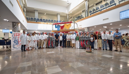 El Hospital Clínico de Málaga se viste de feria para pacientes y profesionales