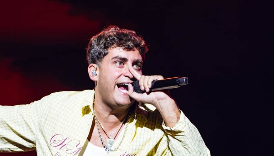 STARLITE OCCIDENT SE VISTE DE MÁLAGA CON EL REGRESO A CASA DE DELAOSSA, QUE SUBE A SU PADRE AL ESCENARIO PARA CANTAR JUNTOS