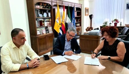 El Ayuntamiento de Rincón de la Victoria refuerza su colaboración con AMIRAX para impulsar la inclusión socio laboral a través de la jardinería
