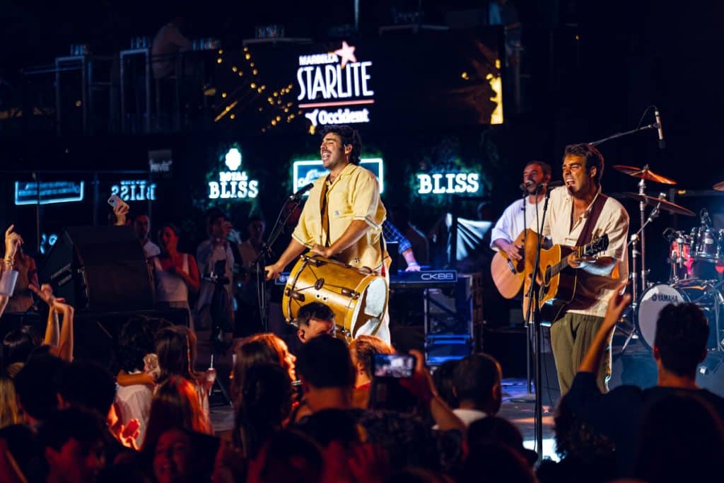 STARLITE OCCIDENT CUMPLE EL SUEÑO DE UN NIÑO QUE SOLO QUERÍA SUBIR A CANTAR CON NIL MOLINER, EN UNA JORNADA MARATÓN CON ROI, ÁLVARO DE LUNA Y HERMANOS MARTÍNEZ