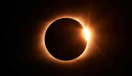 Cómo saber si el eclipse te ha dañado los ojos: los síntomas que no debes ignorar