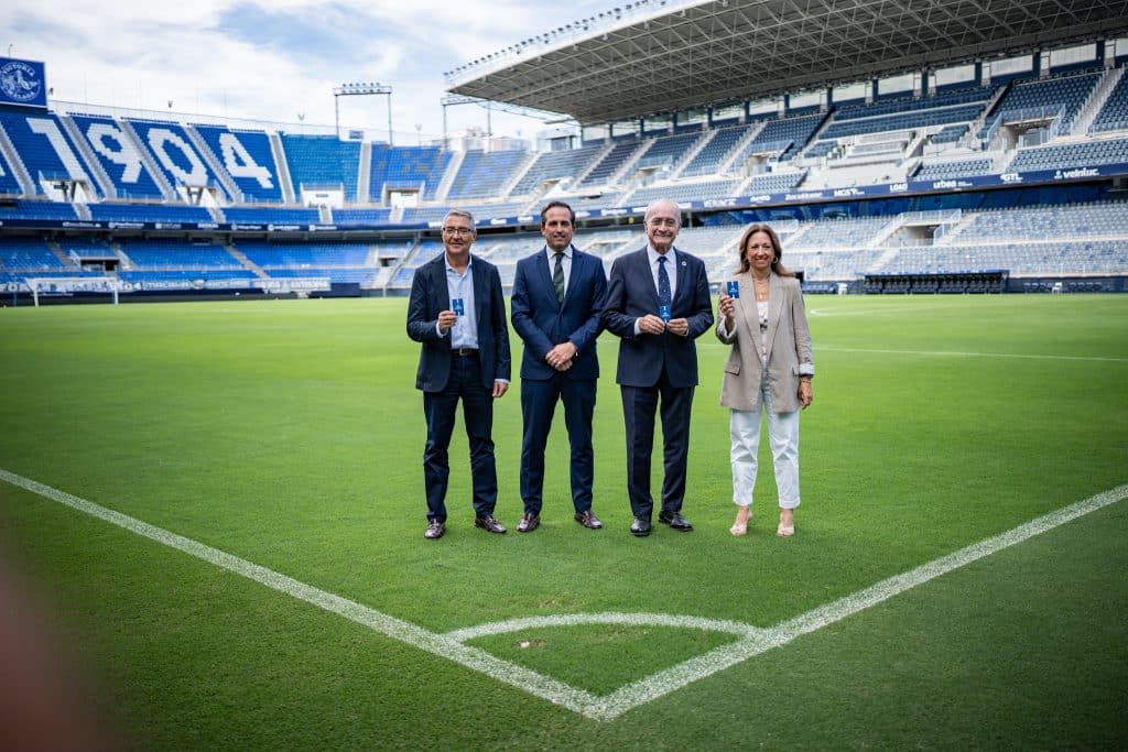 Ayuntamiento, Diputación y Junta renuevan su abono con el Málaga CF