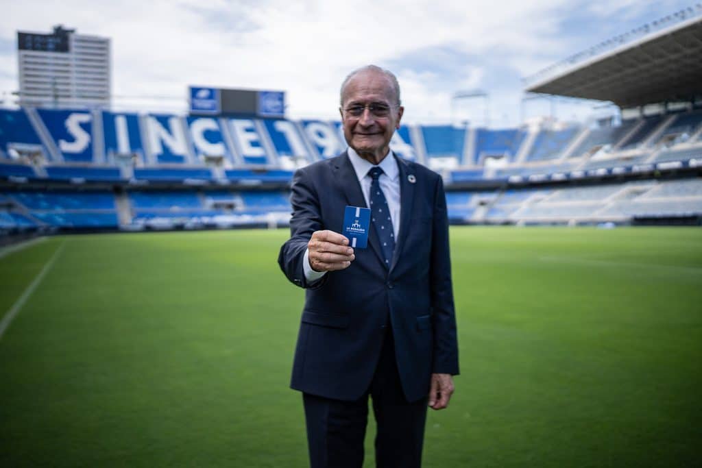 Ayuntamiento, Diputación y Junta renuevan su abono con el Málaga CF