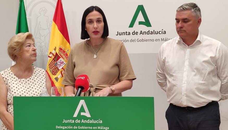 Almáchar se prepara para repartir miles de litros de ajoblanco el próximo sábado en una fiesta que suma más de medio siglo de tradición