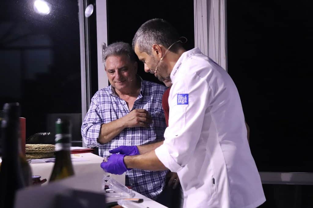 Rincón de la Victoria alcanza los 10 años de cocina en directo en su Fiesta del Boquerón Victoriano