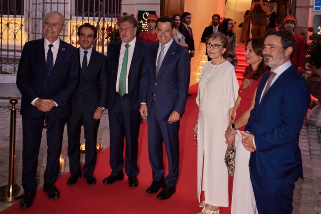 Málaga arropa al nuevo Áurea Palacio de la Tinta en una fiesta que lo corona como nuevo icono de la ciudad