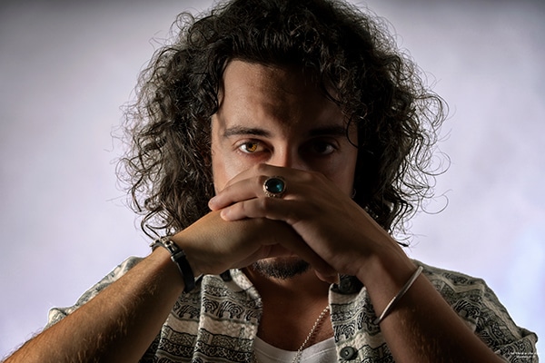 El malagueño El Cebri baja el telón de su gira «Secretos de un soñador» con una triple descarga de mestizaje andaluz y rock visceral en Madrid, Sevilla y Málaga