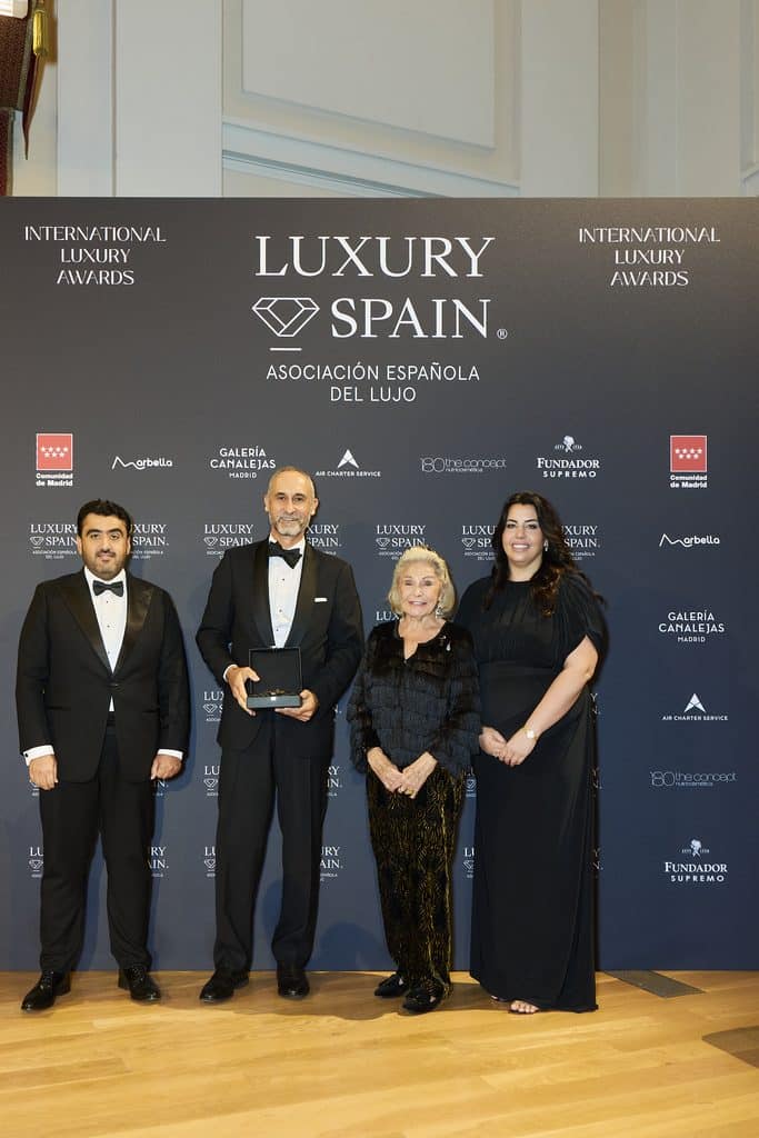 MARÍA BRAVO RECIBE EL INTERNATIONAL LUXURY AWARDS – DIAMONDS OF EXCELLENCE POR SU LABOR AL FRENTE DE GLOBAL GIFT FOUNDATION MARÍA BRAVO RECIBE EL INTERNATIONAL LUXURY AWARDS – DIAMONDS OF EXCELLENCE POR SU LABOR AL FRENTE DE GLOBAL GIFT FOUNDATION