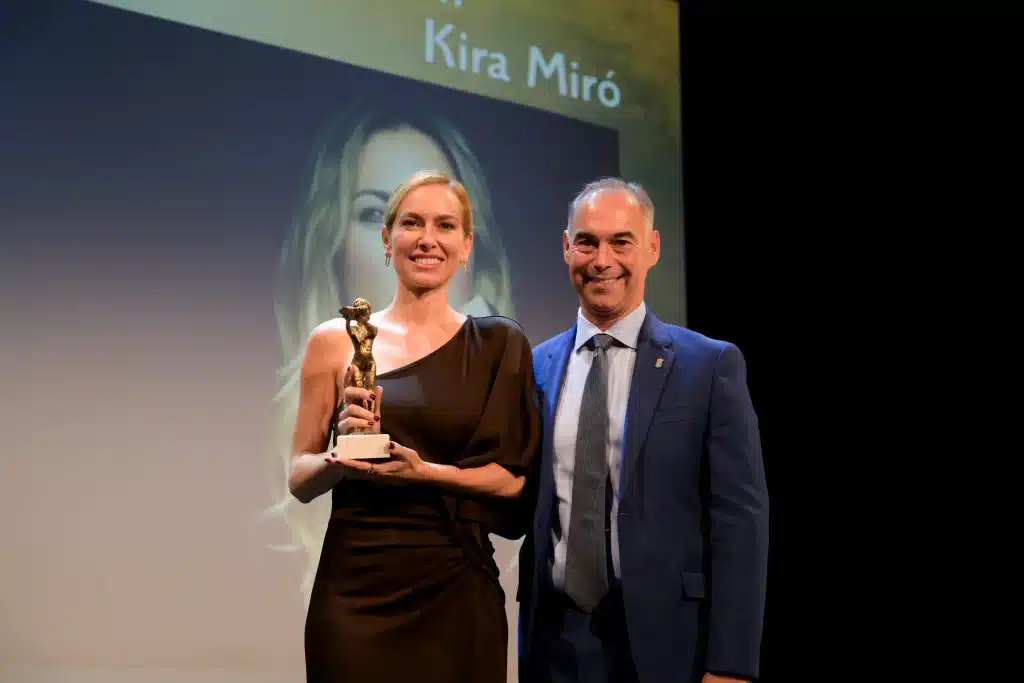 Kira Miró y Víctor Clavijo clausuran el 25º Festival de Benalmádena: "Esta profesión es como navegar por el océano"