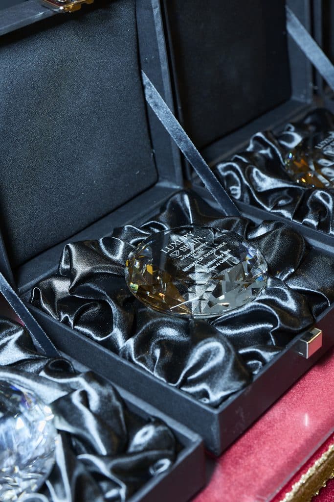 MARÍA BRAVO RECIBE EL INTERNATIONAL LUXURY AWARDS – DIAMONDS OF EXCELLENCE POR SU LABOR AL FRENTE DE GLOBAL GIFT FOUNDATION MARÍA BRAVO RECIBE EL INTERNATIONAL LUXURY AWARDS – DIAMONDS OF EXCELLENCE POR SU LABOR AL FRENTE DE GLOBAL GIFT FOUNDATION