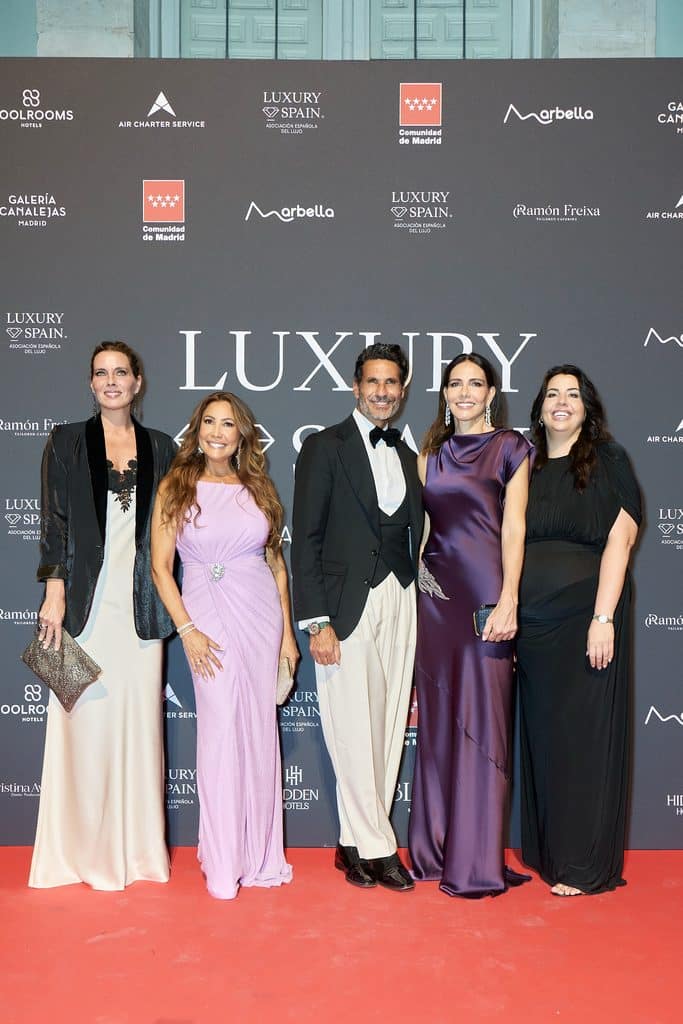 MARÍA BRAVO RECIBE EL INTERNATIONAL LUXURY AWARDS – DIAMONDS OF EXCELLENCE POR SU LABOR AL FRENTE DE GLOBAL GIFT FOUNDATION