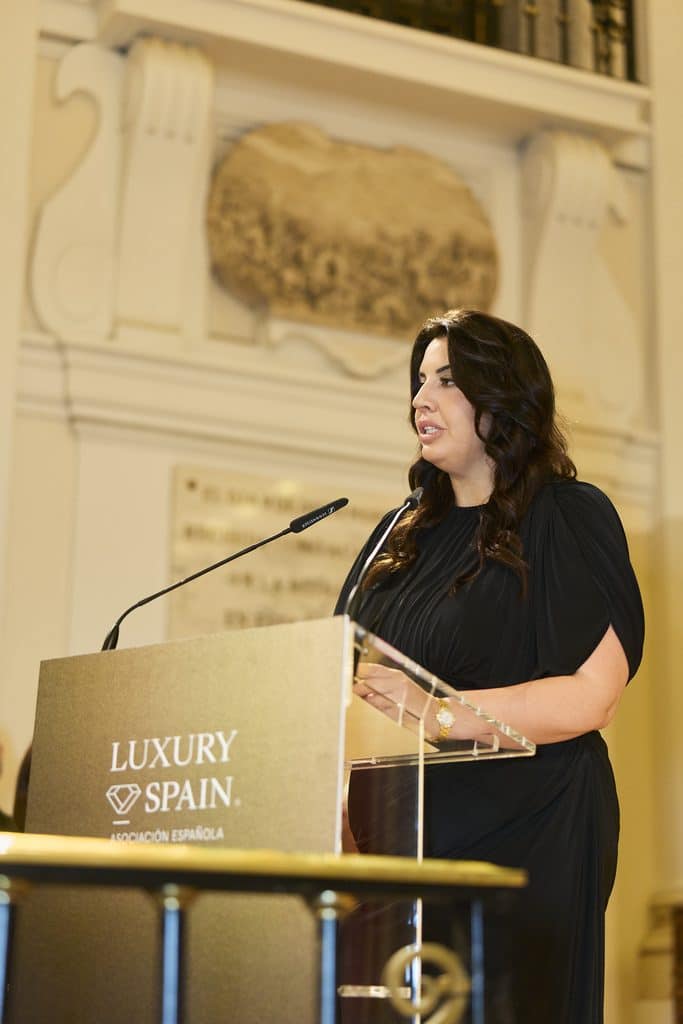 MARÍA BRAVO RECIBE EL INTERNATIONAL LUXURY AWARDS – DIAMONDS OF EXCELLENCE POR SU LABOR AL FRENTE DE GLOBAL GIFT FOUNDATION MARÍA BRAVO RECIBE EL INTERNATIONAL LUXURY AWARDS – DIAMONDS OF EXCELLENCE POR SU LABOR AL FRENTE DE GLOBAL GIFT FOUNDATION
