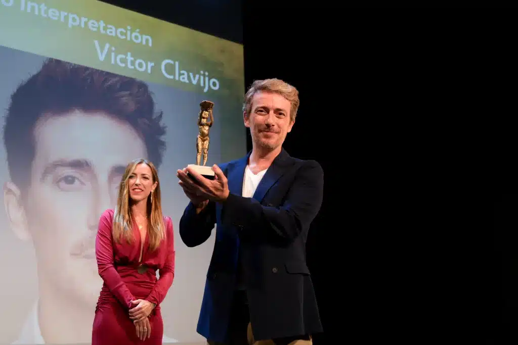Kira Miró y Víctor Clavijo clausuran el 25º Festival de Benalmádena: "Esta profesión es como navegar por el océano" Kira Miró y Víctor Clavijo clausuran el 25º Festival de Benalmádena: "Esta profesión es como navegar por el océano"